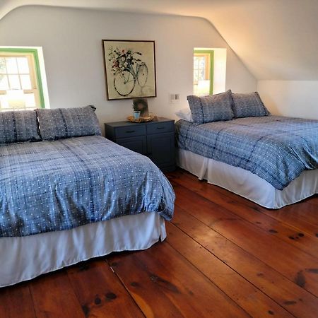 Downingtown Manor - 1900S Farmhouse With Creek Views Bagian luar foto