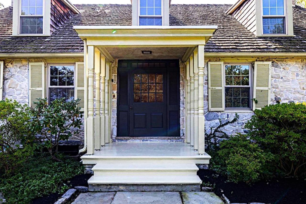 Downingtown Manor - 1900S Farmhouse With Creek Views Bagian luar foto